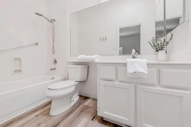 a close up view of a washer and dryer