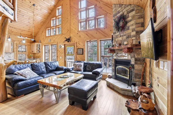 $765,000 | E11441 Hillside Drive, Wisconsin Dells, WI 53965