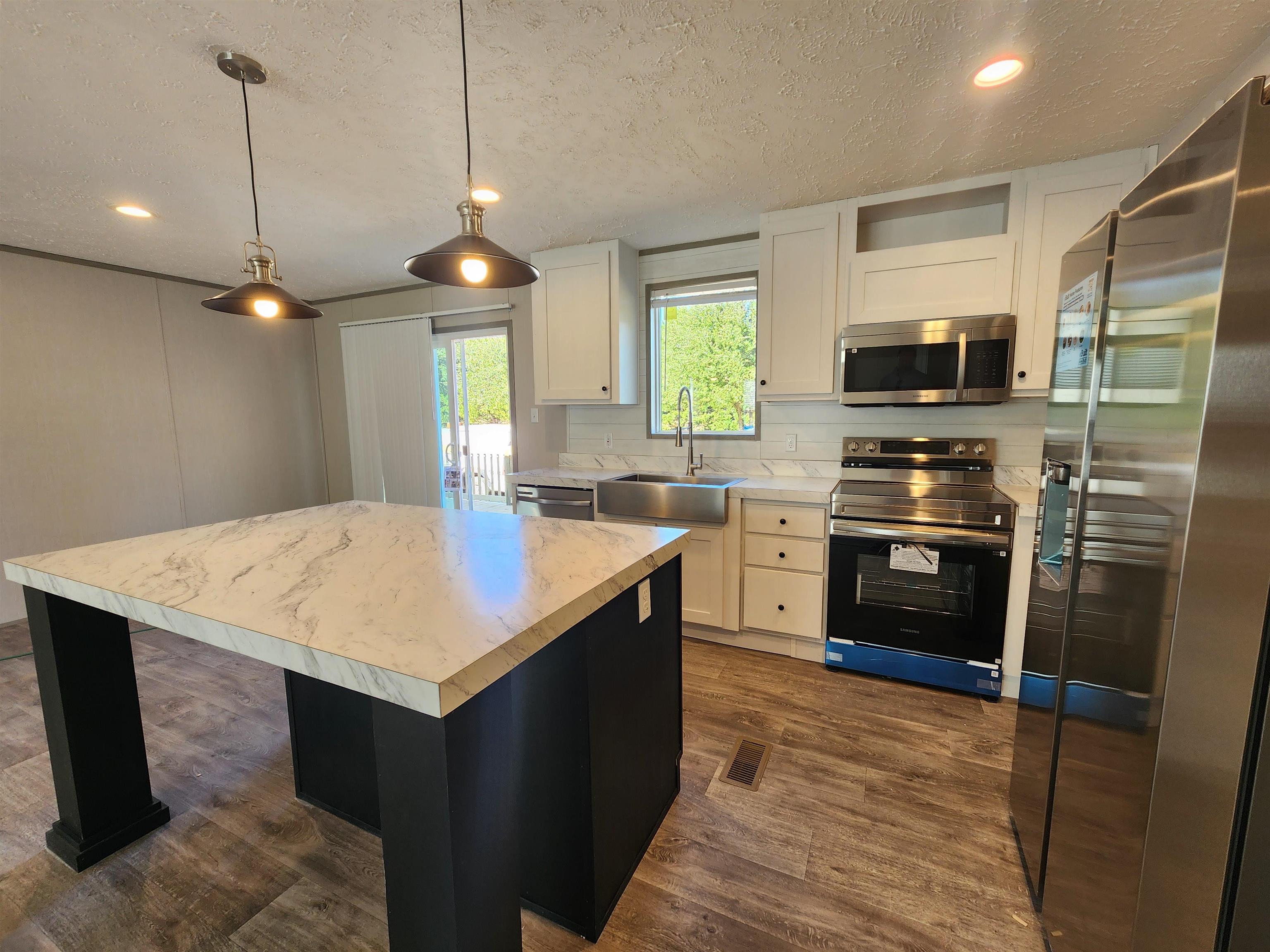 2002 Warren's Loop Marion, SC 29571 - Photo 5 of 18