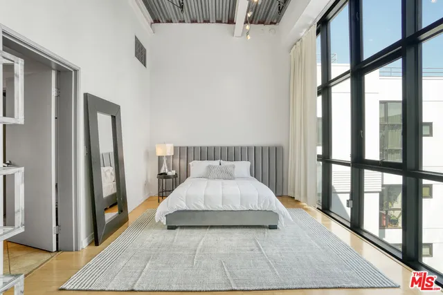 $675,000 | 330 West 11th Street, Unit 703, Los Angeles, CA 90015