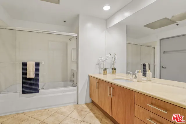$675,000 | 330 West 11th Street, Unit 703, Los Angeles, CA 90015