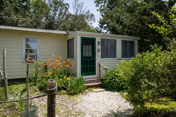 $5,000 | 33 Warren Avenue, Middletown, RI 02842