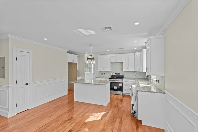 $479,000 | 117 Sharon Street, Unit 1, Providence, RI 02908