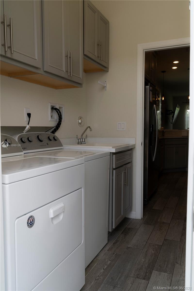 Hillcrest Hollywood, FL 33021 - Photo 12 of 34