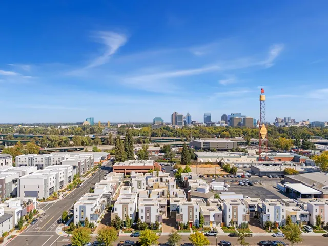 $415,000 | 322 1st Avenue, Sacramento, CA 95818