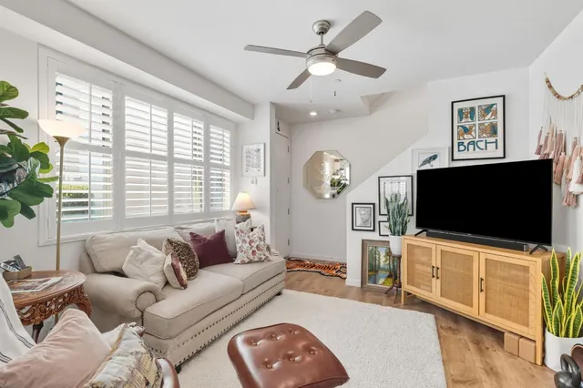 $405,000 | 322 1st Avenue, Sacramento, CA 95818