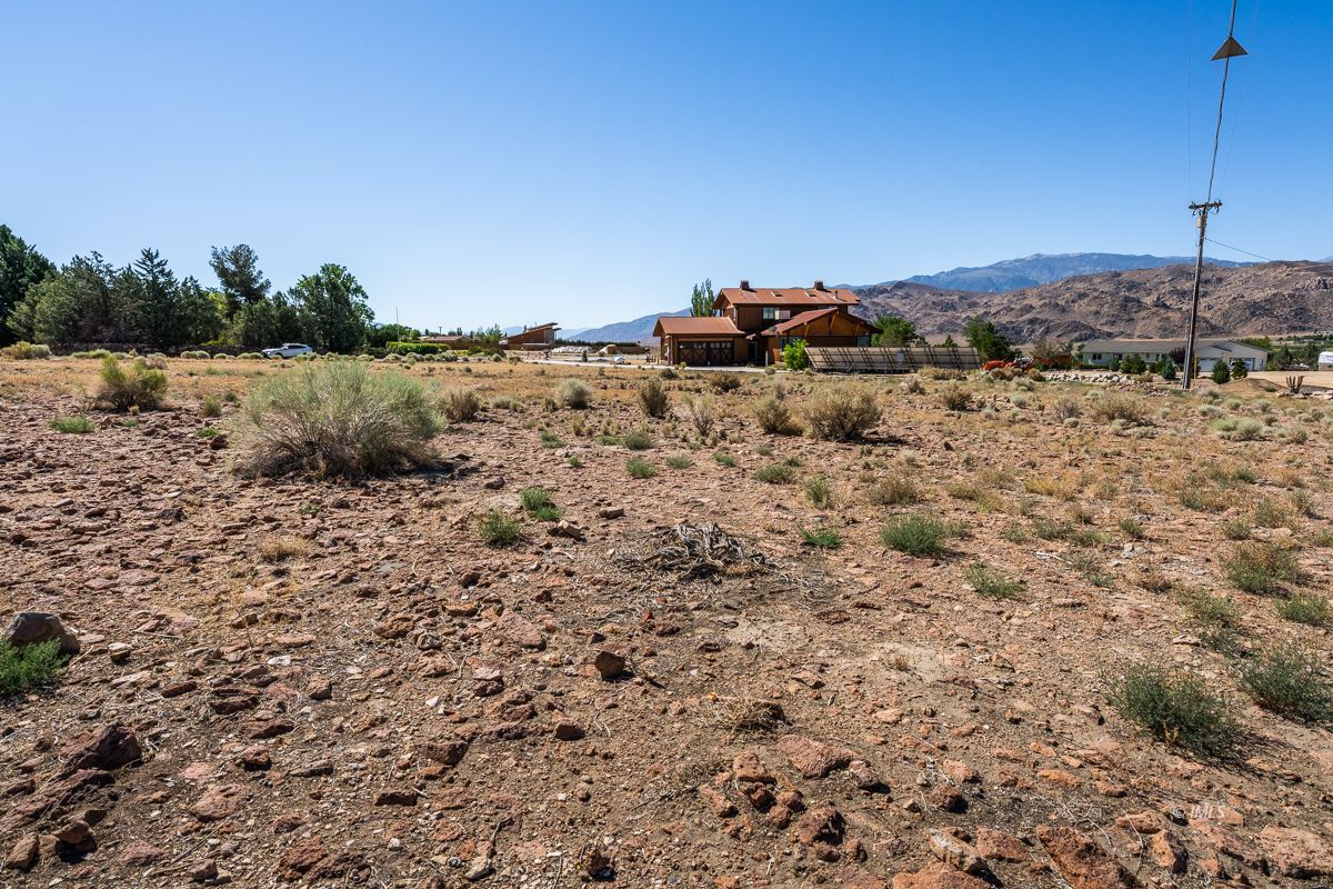 415 Reina Road Bishop, CA 93514 - Photo 20 of 33 415 Reina