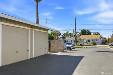 $600,000 | 21564 Meekland Avenue, Unit 2, Hayward, CA 94541