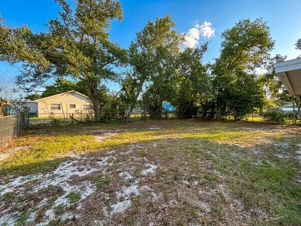 $1,700 | 606 Holt Circle, Winter Haven, FL 33880