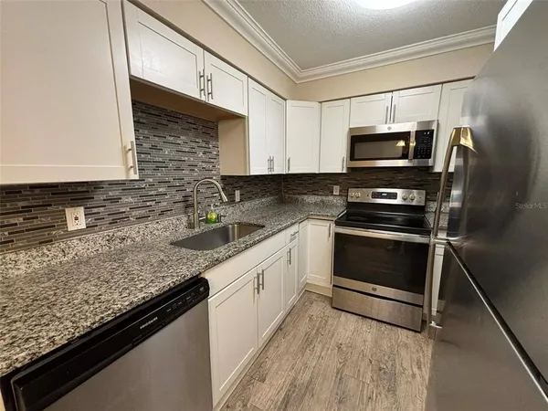 $1,700 | 606 Holt Circle, Winter Haven, FL 33880