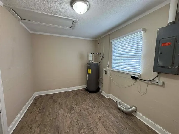 $1,700 | 606 Holt Circle, Winter Haven, FL 33880