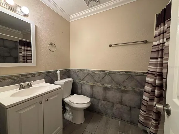 $1,700 | 606 Holt Circle, Winter Haven, FL 33880
