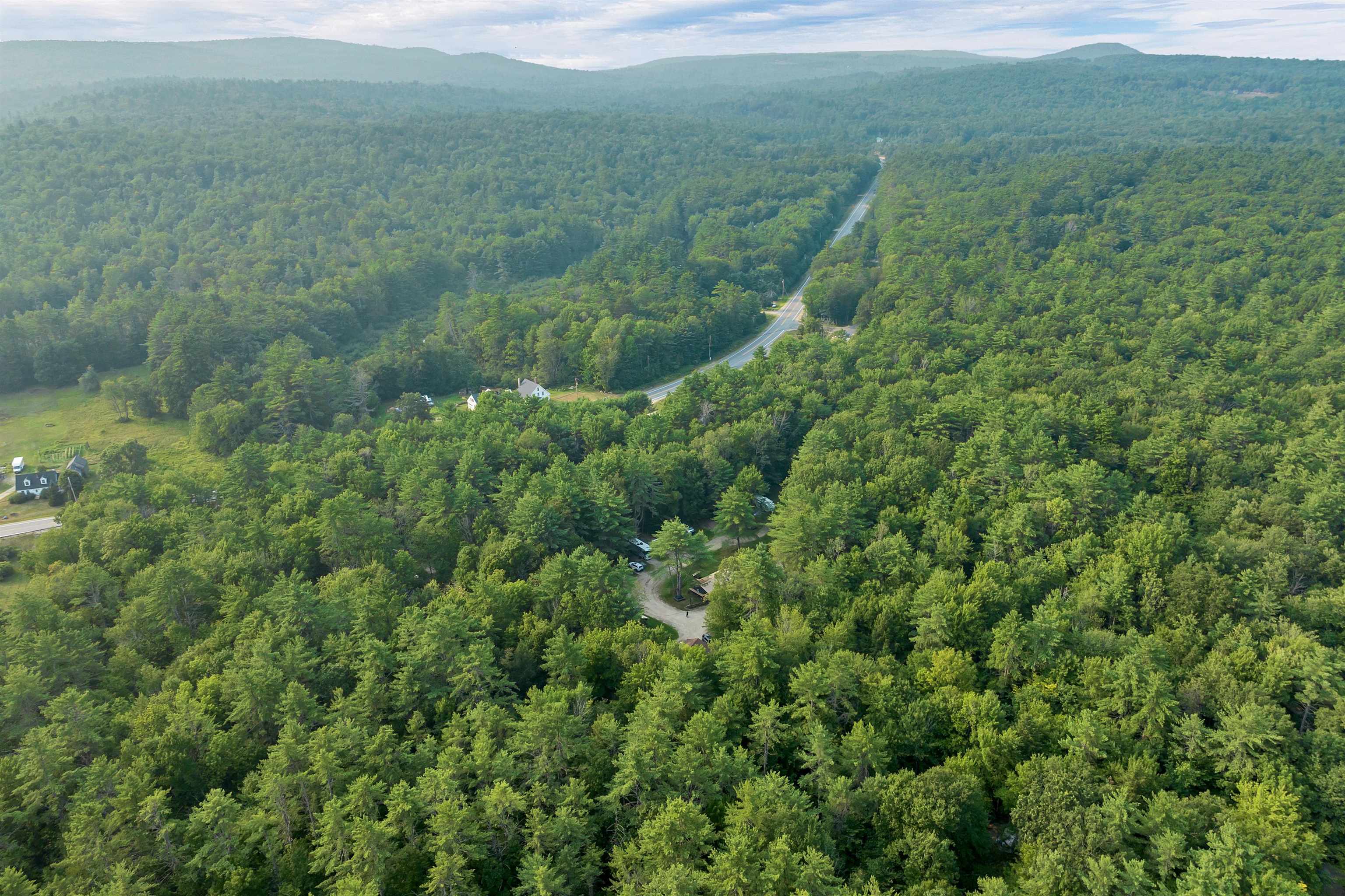 883 Center Street Wolfeboro, NH 03894 - Photo 13 of 41