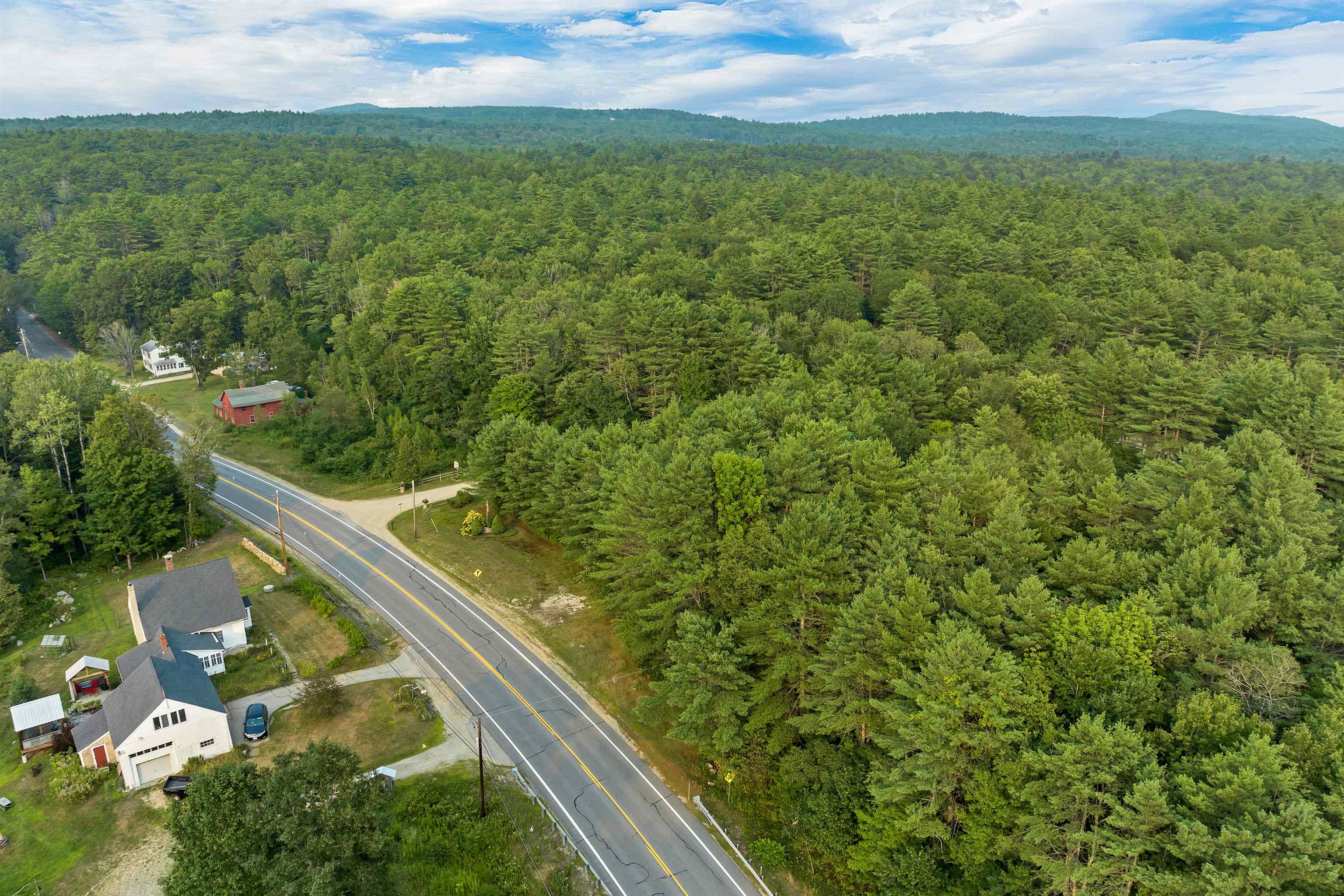 883 Center Street Wolfeboro, NH 03894 - Photo 18 of 41