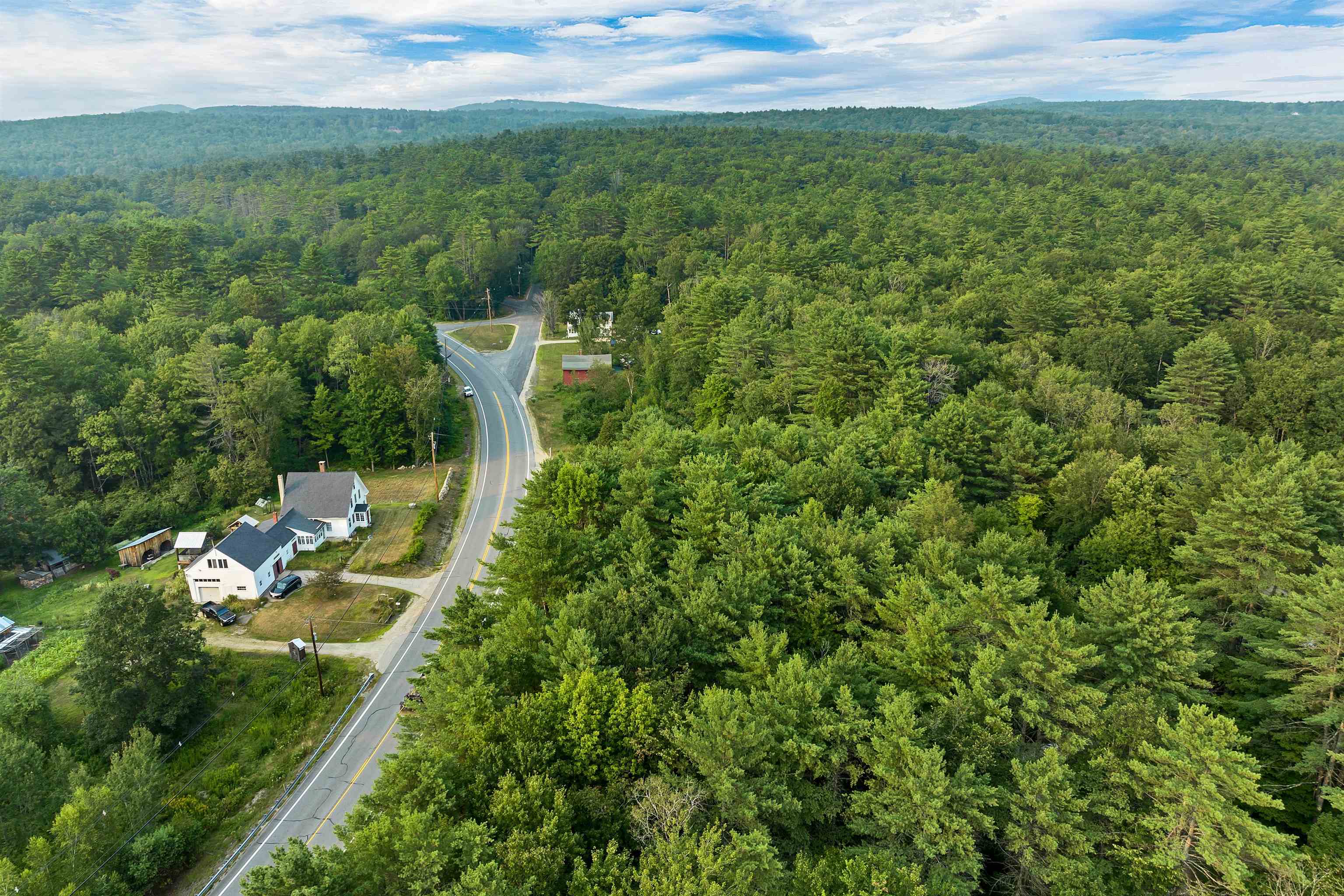 883 Center Street Wolfeboro, NH 03894 - Photo 19 of 41