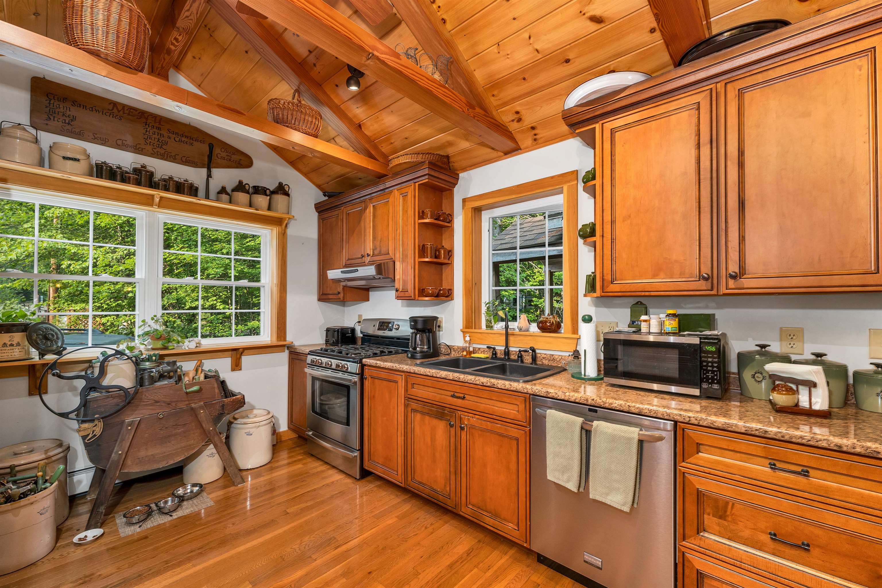 883 Center Street Wolfeboro, NH 03894 - Photo 24 of 41