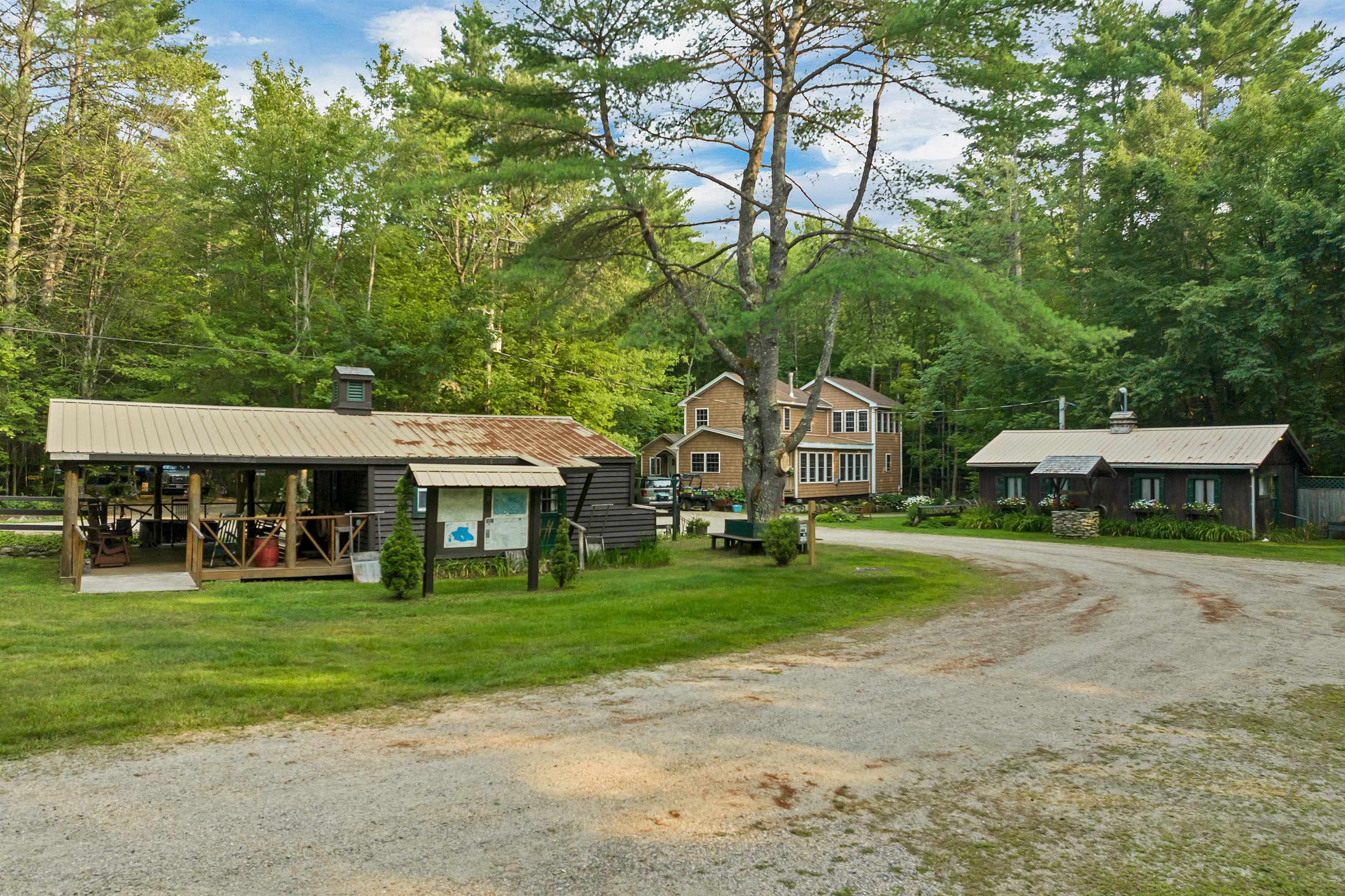 883 Center Street Wolfeboro, NH 03894 - Photo 5 of 41