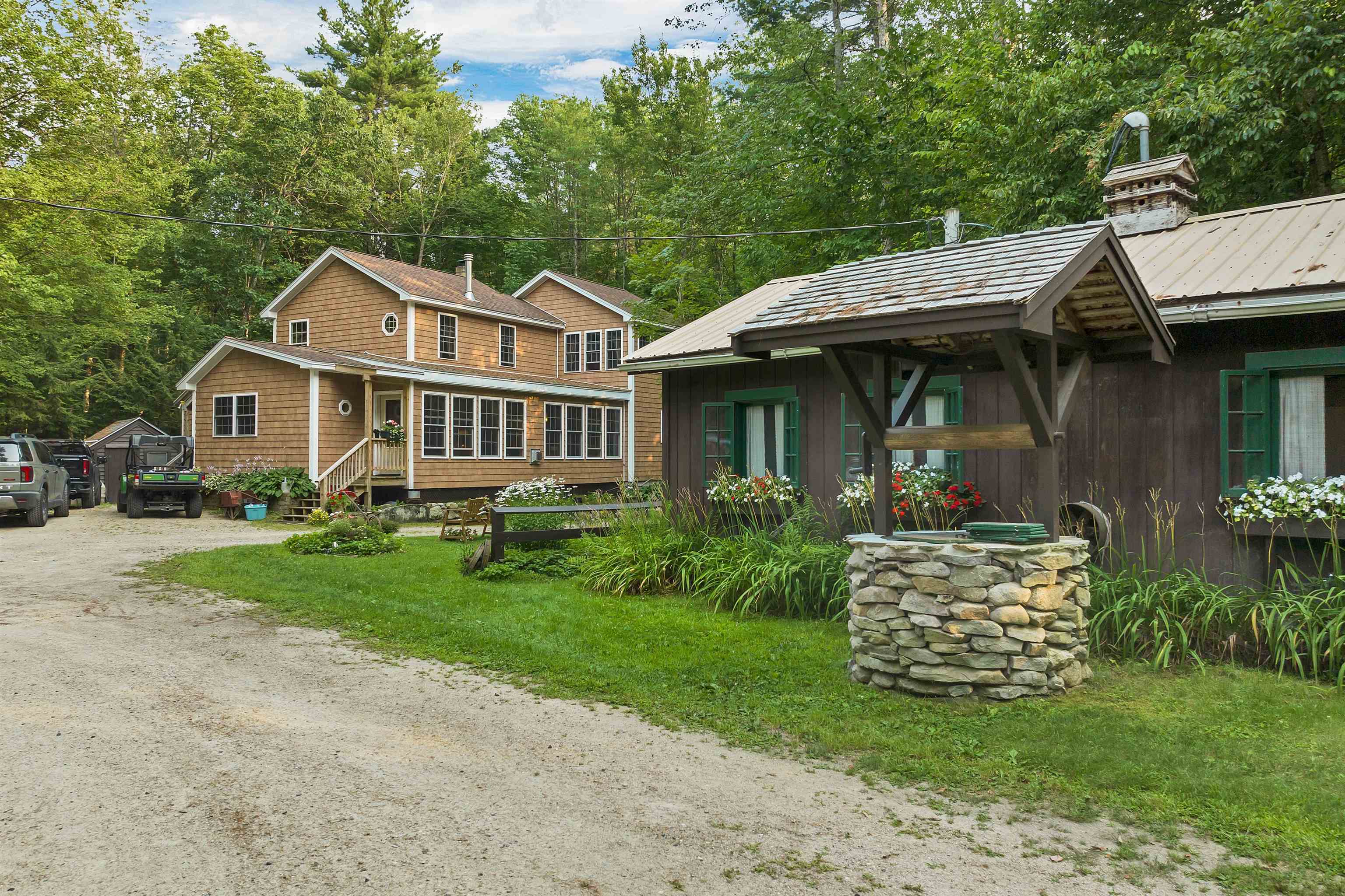 883 Center Street Wolfeboro, NH 03894 - Photo 7 of 41