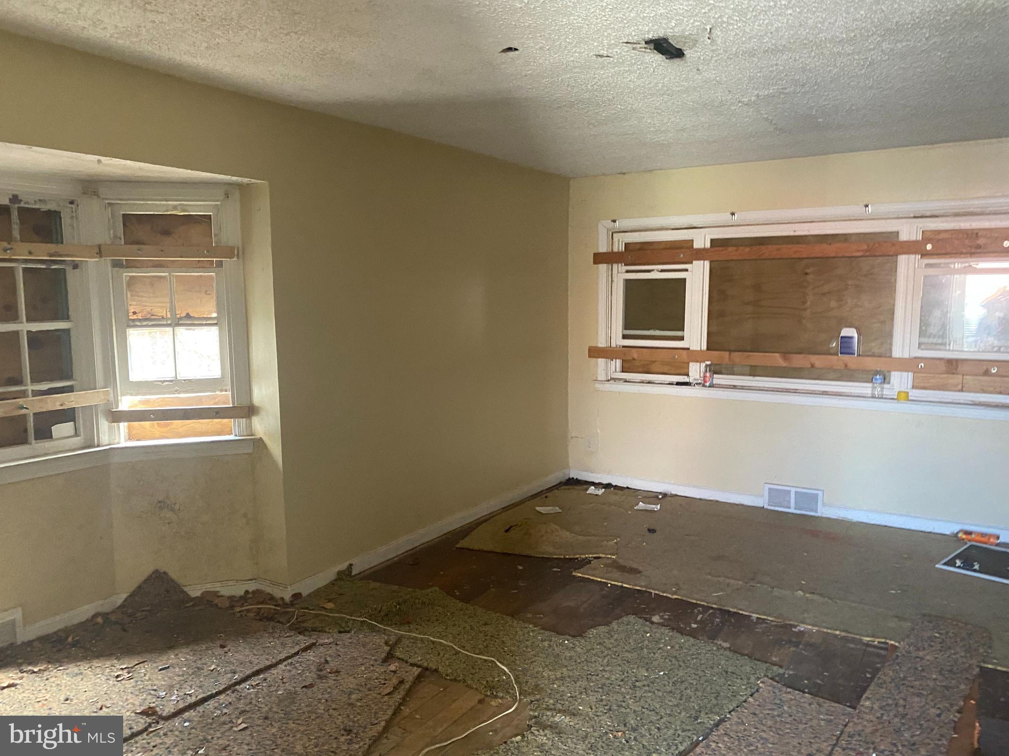 2713 Bethel Road Chester, PA 19013 - Photo 4 of 13