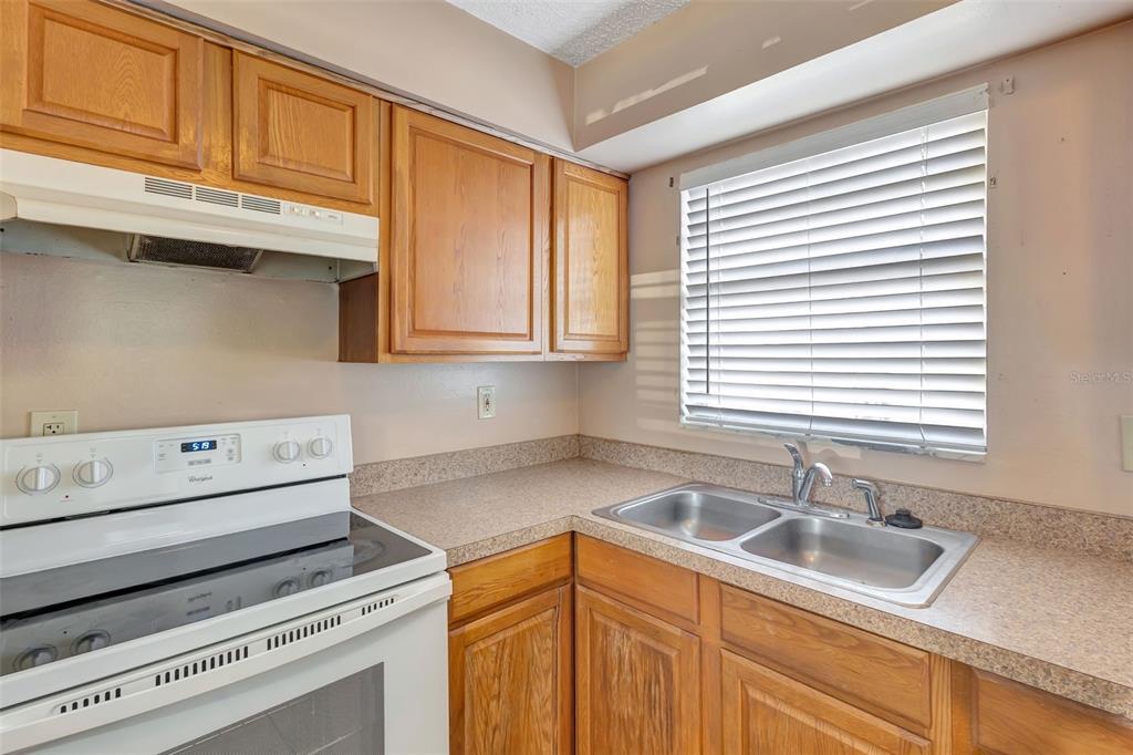 3073 Pine Tree Avenue Largo, FL 33771 - Photo 10 of 18