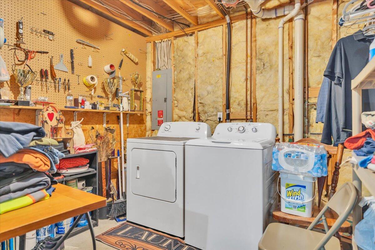 4751 Westvale Road Northeast Roanoke, VA 24019 - Photo 22 of 30 a utility room with dryer and washer