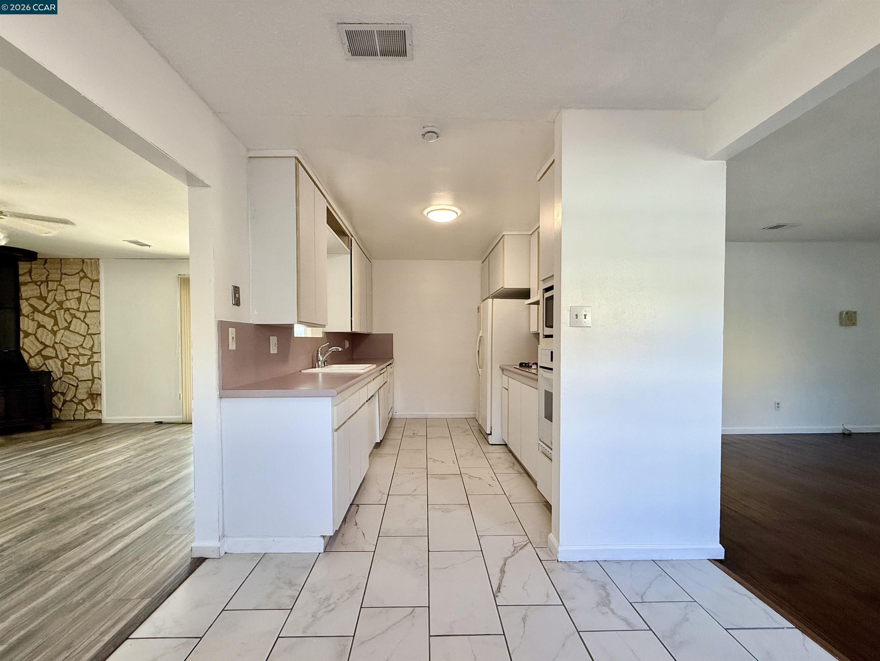 2808 Ruff Avenue Pinole, CA 94564 - Photo 6 of 15 Gallery Image 6