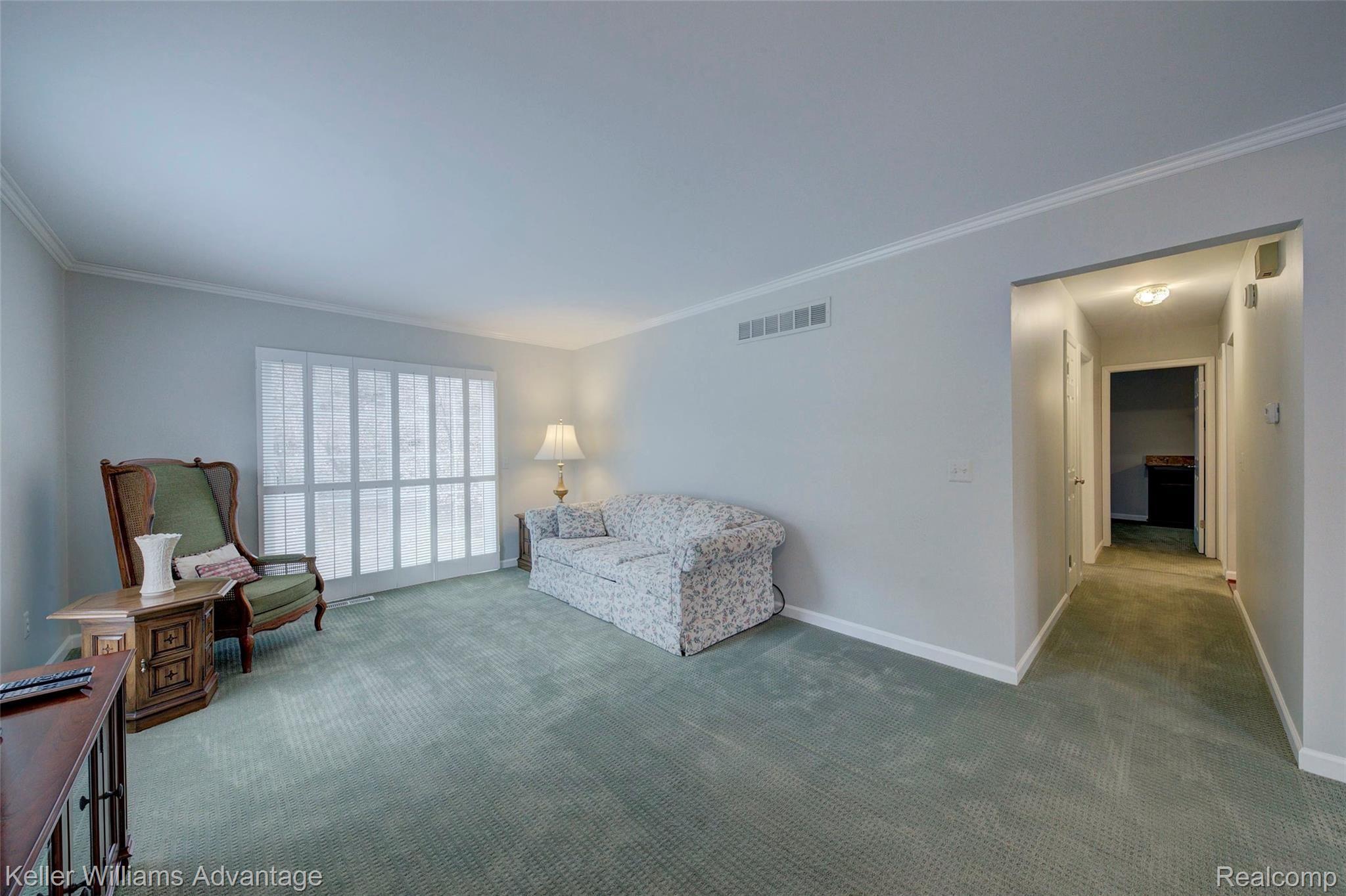 1274 Windmill Court, Unit 260 Rochester, MI 48306 - Photo 6 of 33 1274 06.jpg