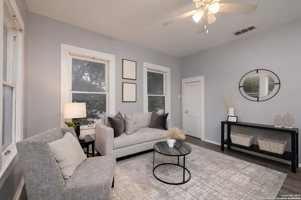 $1,200 | 1614 West Kings Highway, San Antonio, TX 78201