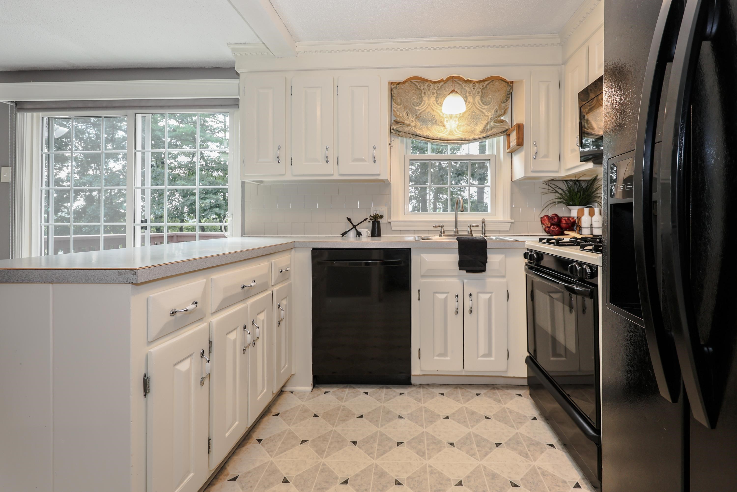76 Cannongate III Road Nashua, NH 03063 - Photo 35 of 36 Gallery Image 35