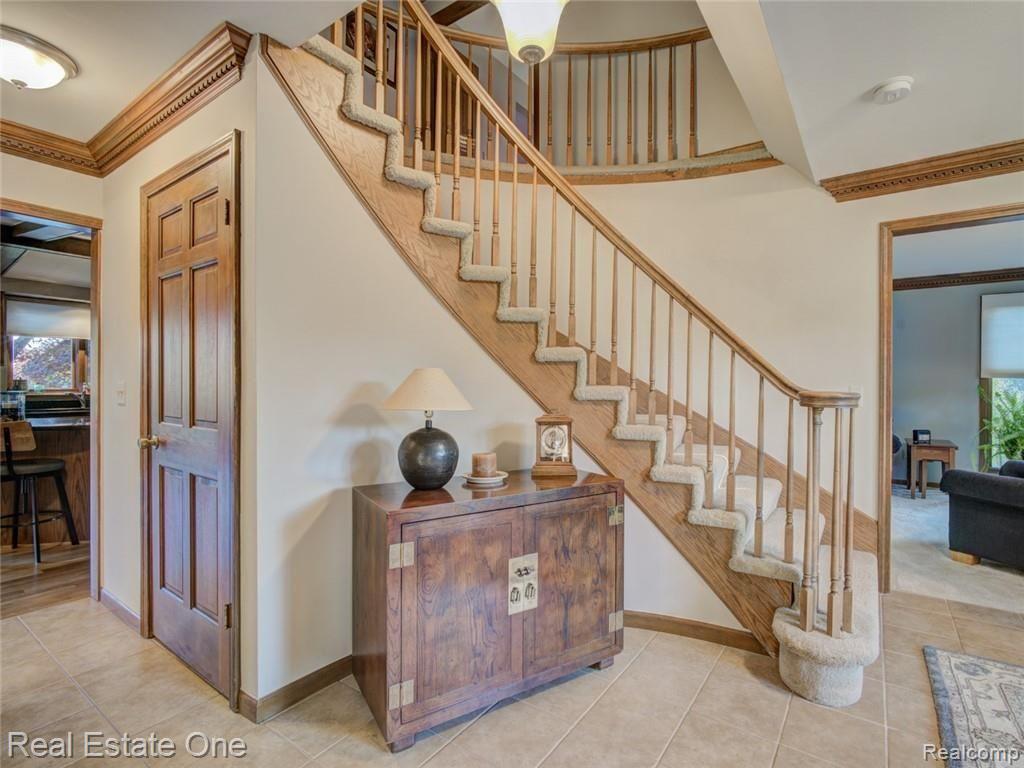 1584 Monica Court Rochester, MI 48306 - Photo 5 of 40 DSC07347_8_9.jpg
