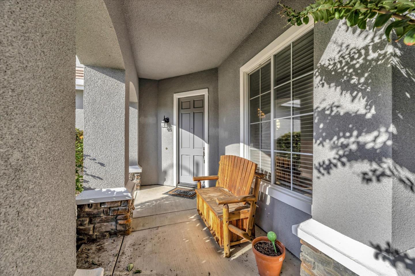 9550 Rancho Hills Drive Gilroy, CA 95020 - Photo 4 of 44 Gallery Image 4