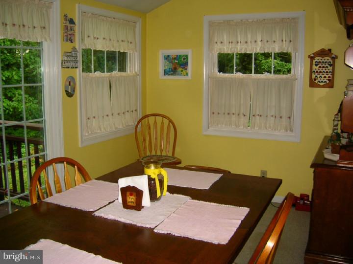 213 School Lane Springfield, PA 19064 - Photo 14 of 18 Breakfast Room