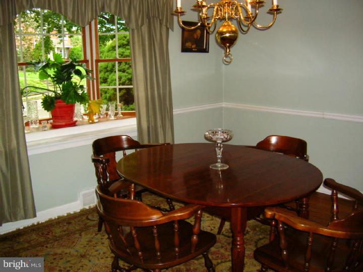 213 School Lane Springfield, PA 19064 - Photo 5 of 18 Dining Room