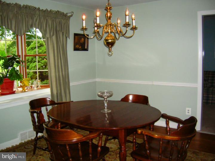 213 School Lane Springfield, PA 19064 - Photo 6 of 18 Dining Room