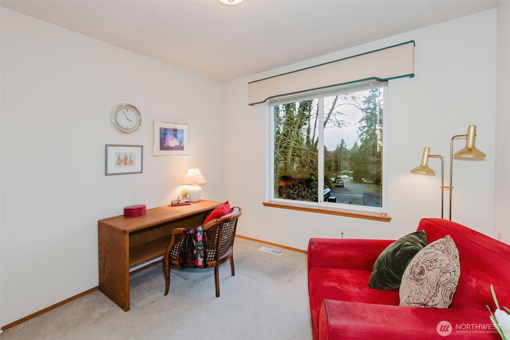 8911 Roanoke Road Northeast Bremerton, WA 98311 - Photo 27 of 40 a living room with furniture and a window