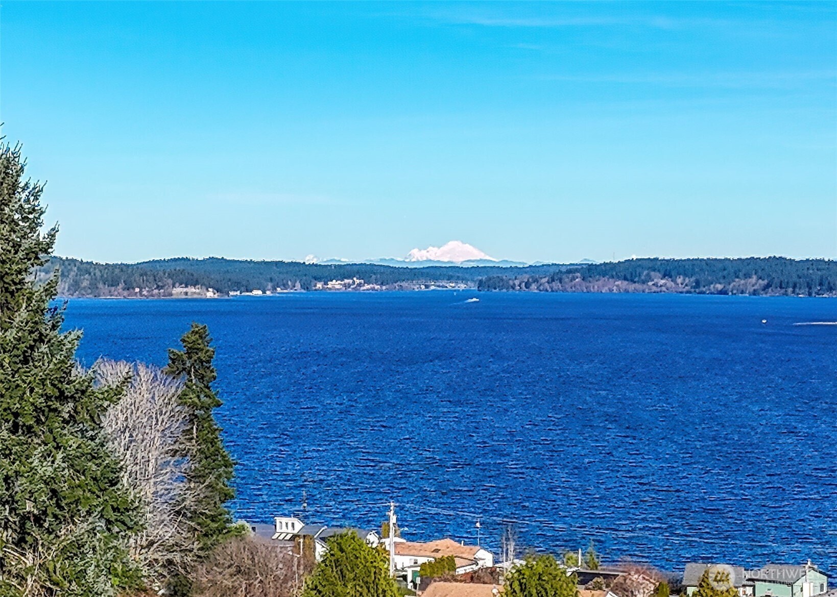 8911 Roanoke Road Northeast Bremerton, WA 98311 - Photo 37 of 40 a view of lake and ocean
