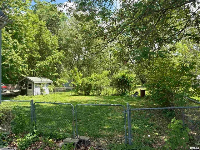 $135,000 | 111 North Broadway Street, Lewistown, IL 61542