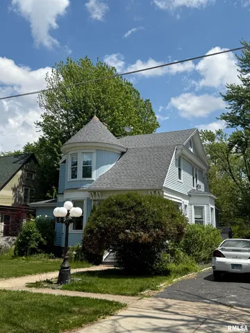 $135,000 | 111 North Broadway Street, Lewistown, IL 61542