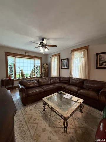 $135,000 | 111 North Broadway Street, Lewistown, IL 61542