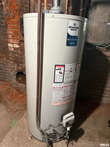 $135,000 | 111 North Broadway Street, Lewistown, IL 61542