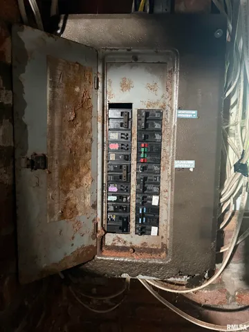 $135,000 | 111 North Broadway Street, Lewistown, IL 61542