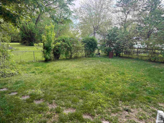 $135,000 | 111 North Broadway Street, Lewistown, IL 61542