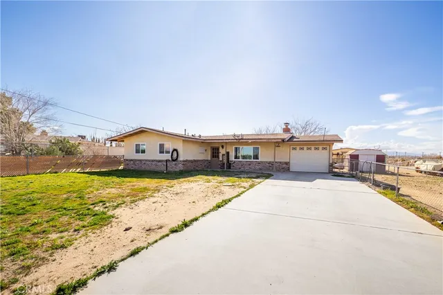 $380,000 | 10872 Peach Avenue, Hesperia, CA 92345