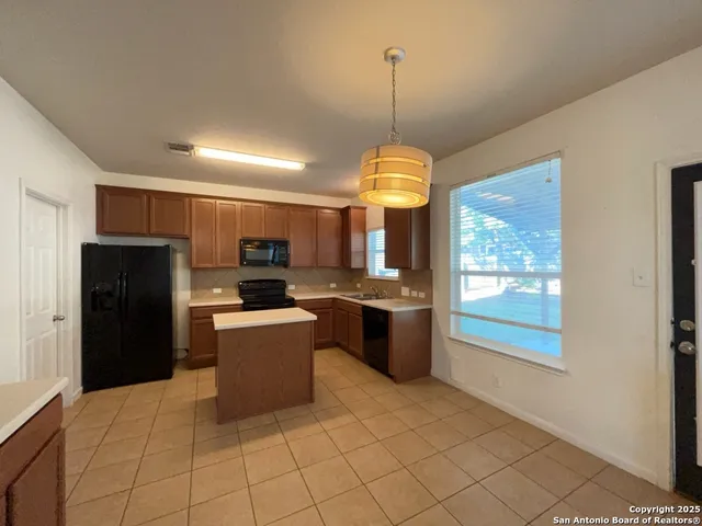 $1,795 | 2149 Hazelwood Drive, New Braunfels, TX 78130