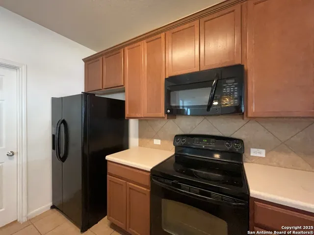 $1,795 | 2149 Hazelwood Drive, New Braunfels, TX 78130