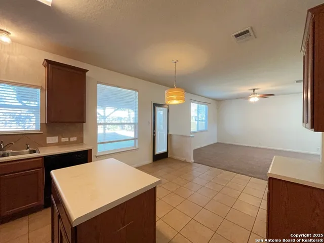 $1,795 | 2149 Hazelwood Drive, New Braunfels, TX 78130