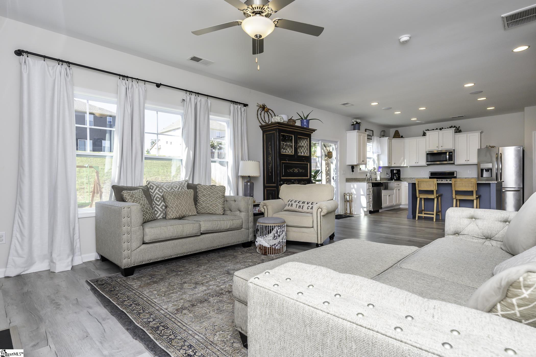 629 Grantleigh Drive Duncan, SC 29334 - Photo 3 of 33