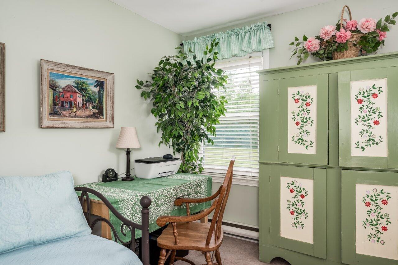 63 Farmgate Road, Unit 63 South Berwick, ME 03908 - Photo 10 of 23 Dining Area