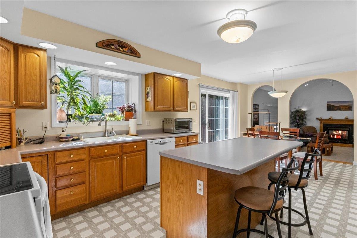 263 Everbreeze Drive Colchester, VT 05446 - Photo 9 of 37