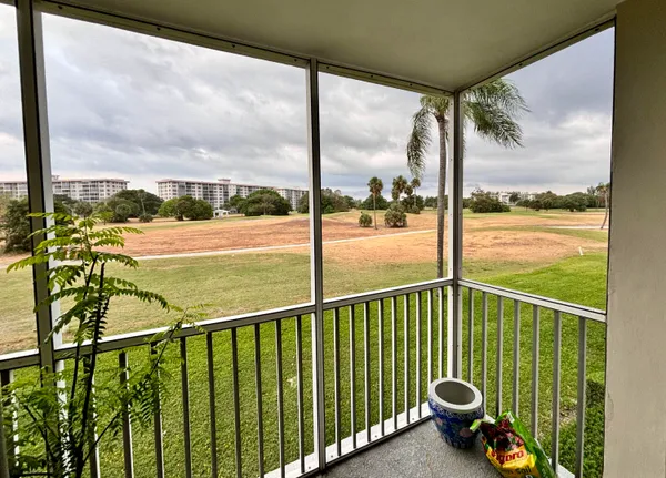 $1,750 | 2900 North Palm Aire Drive, Unit 206, Pompano Beach, FL 33069